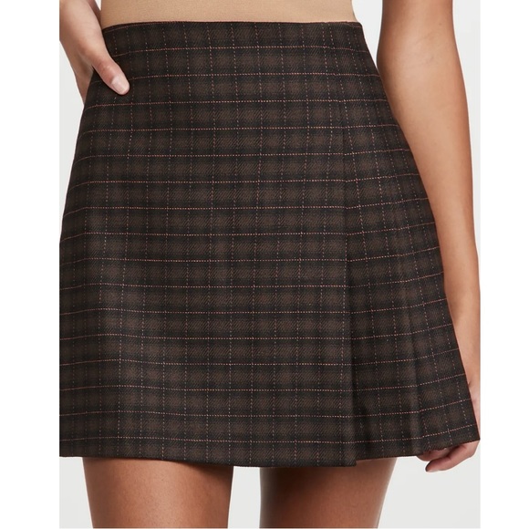 Alice + Olivia Dresses & Skirts - NWT Alice and Olivia Semira Plaid Pleated Mini Skirt, Size 4